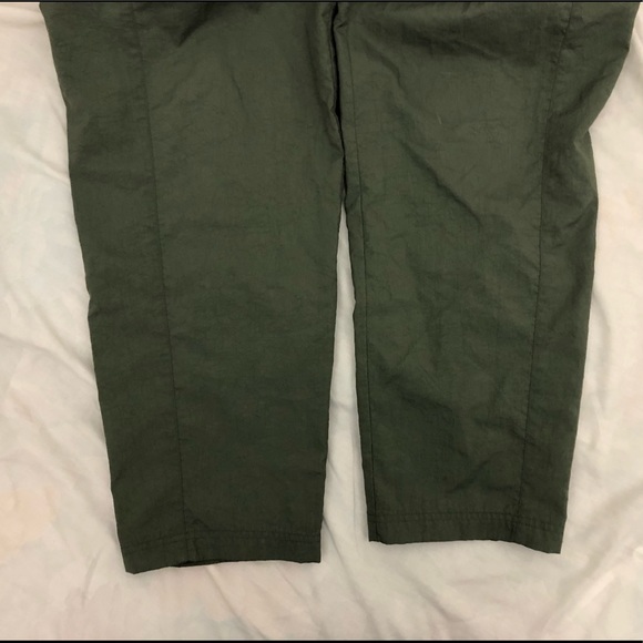 Navy green adidas track pants. Size mens M but dit more like an L. - Picture 8 of 8